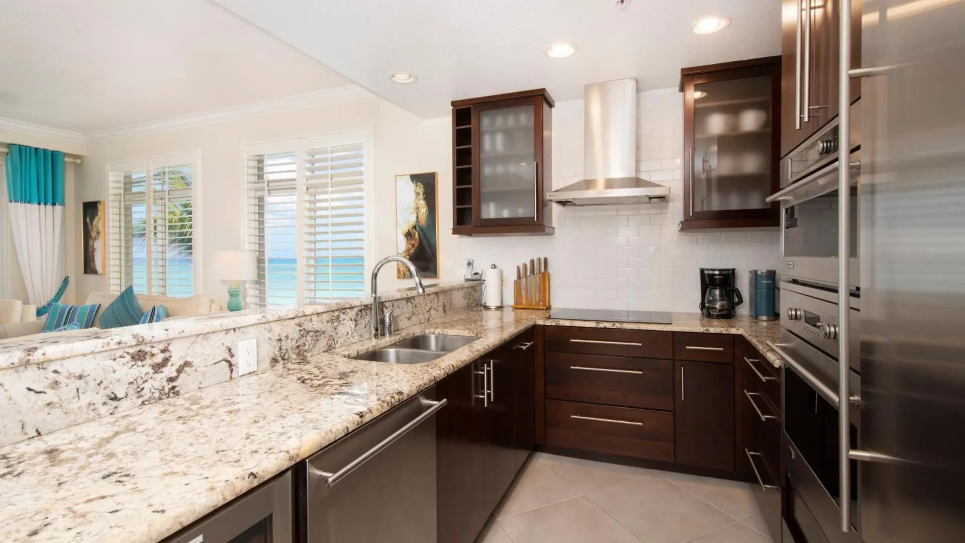 Apartment South Bay Beach Club 25- 2 Bedroom 2 Bathroom Unit George Town
